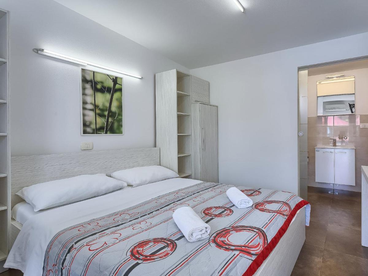 Apartment Nika-10 By Interhome Umago Esterno foto